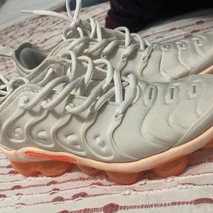 Nike's Air VaporMax Plus "Creamsicle"